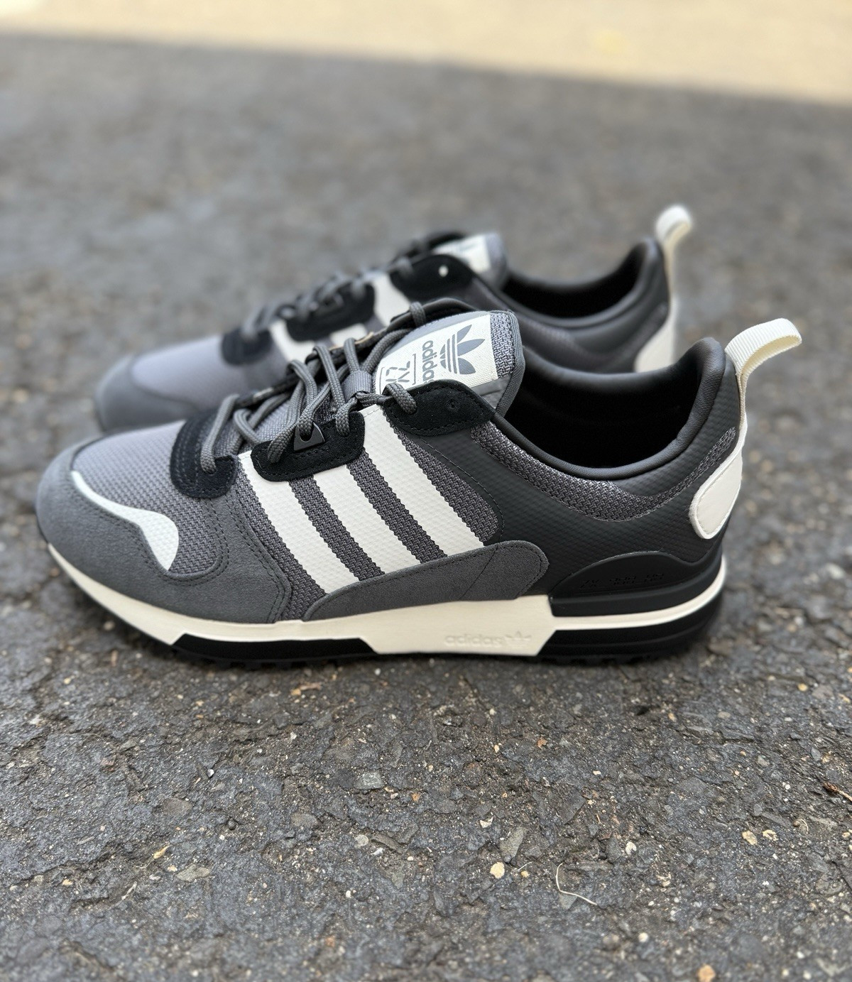 Adidas Originals ZX 700 HD Men’s Running Shoe Athletic Sneaker Footwear H01851