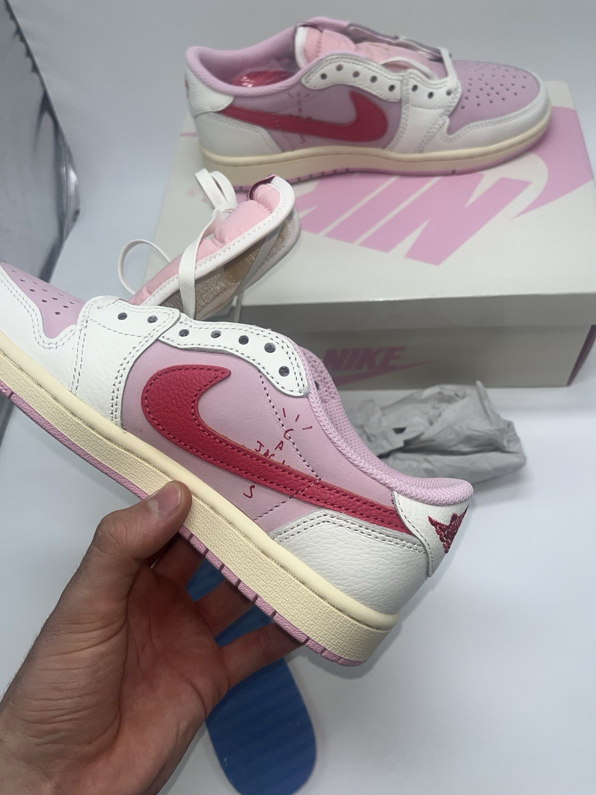 Nike Jordan 1 Low Travis Scott Tropical Pink
