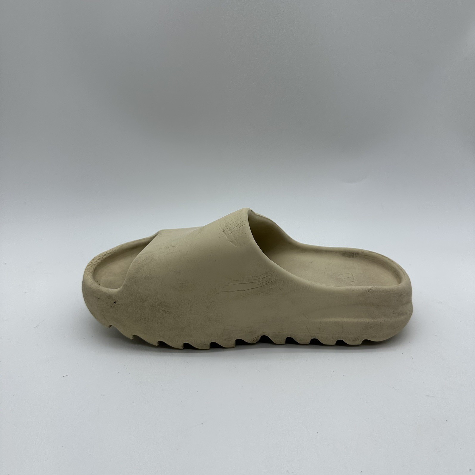 adidas Yeezy Summer Slides Men’s ‘Bone Restock’ Sneakers US Size 4