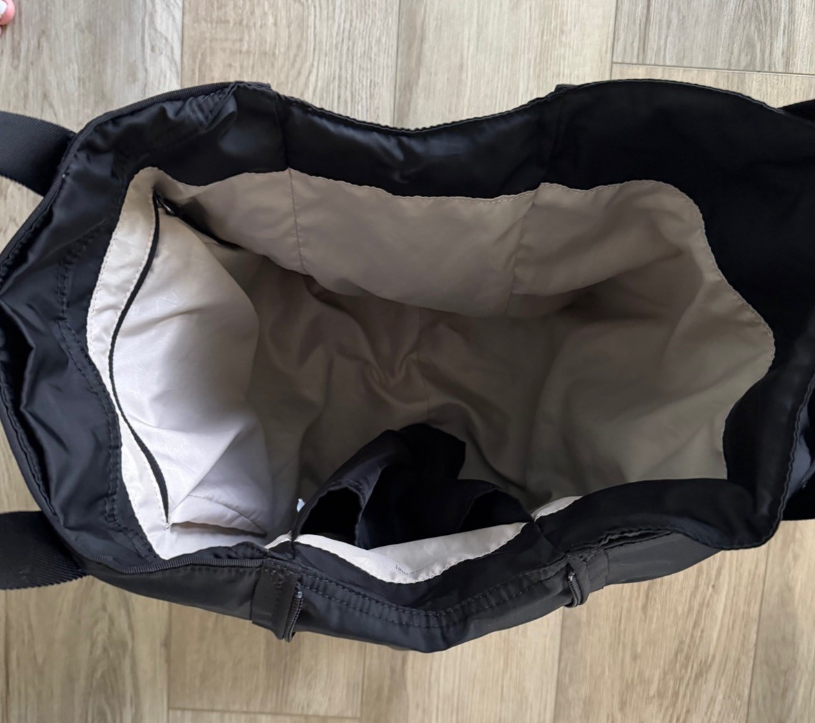Lululemon Unisex Bring It Om Expandable Tote Bag, Black, Workout Gym