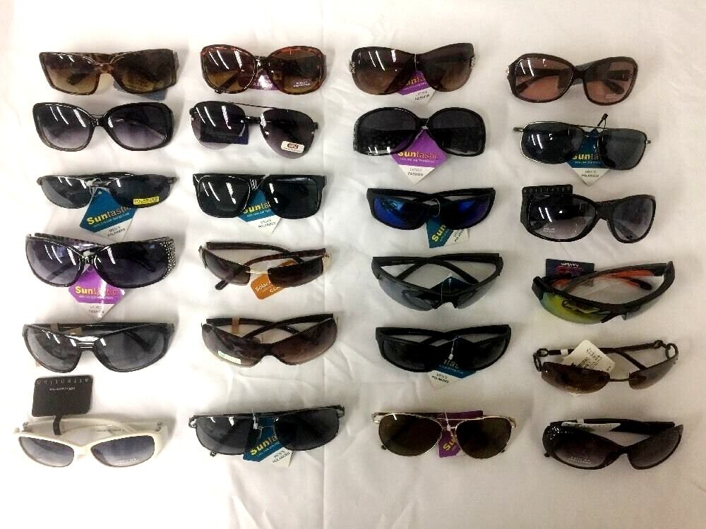 Wholesale Lot of 20 Name Brand Sunglasses Foster grant, Revlon, Panama Jack