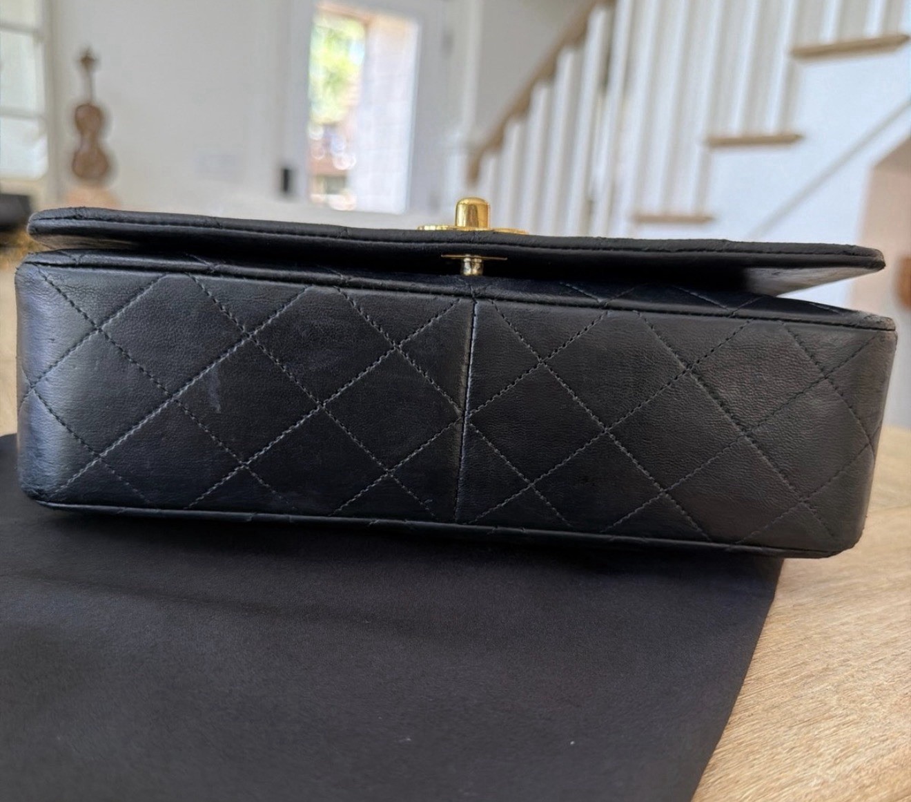 Authentic vintage Black Quilted Small Single Flap Chain Turn Lock Gold bag