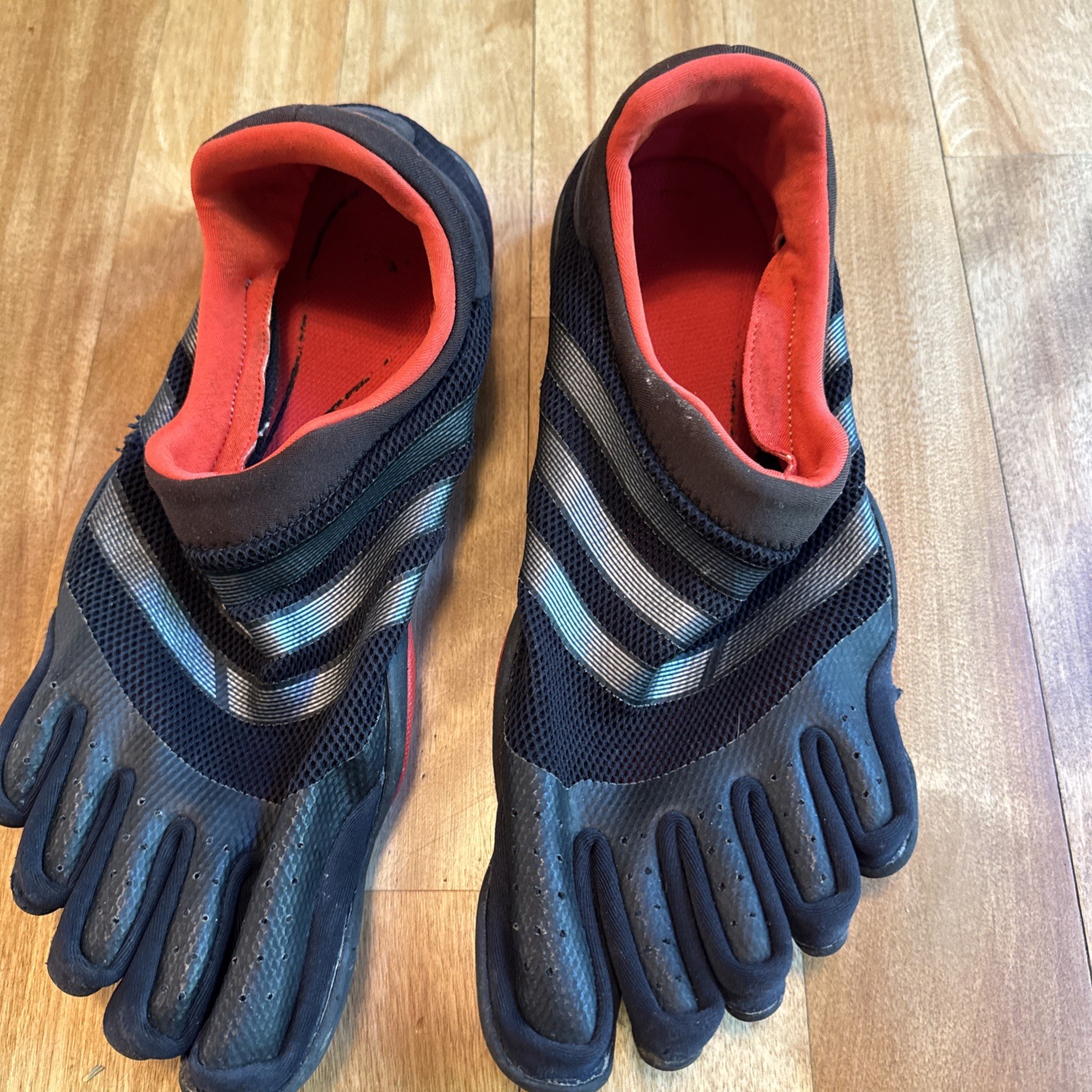 Men’s 13 M Adidas Adipure Trainer Barefoot Running Shoes Black Red Flat