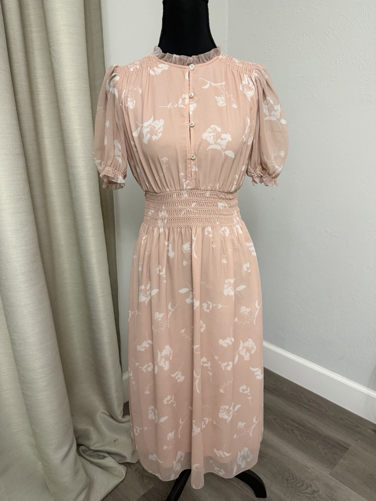 Wilfred Aritzia Women’s light Pink And White Floral Dress Button Front Size XS