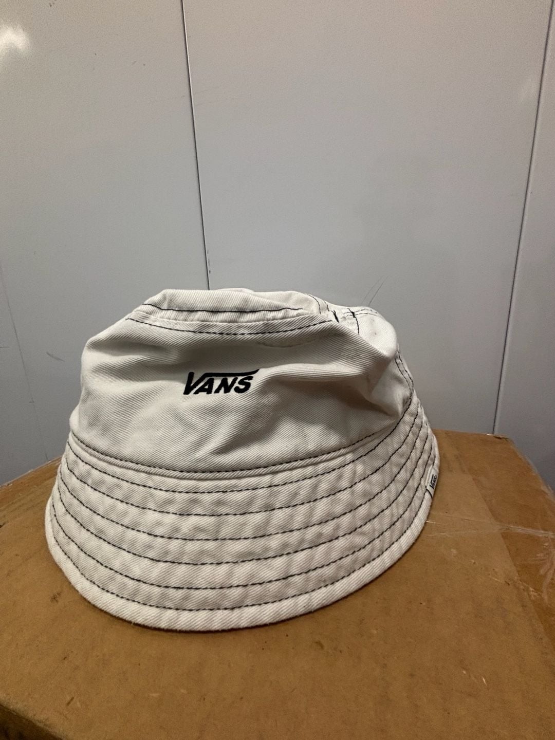 Vans Hankley Bucket Hat Marshmallow White Y2K 2000s style