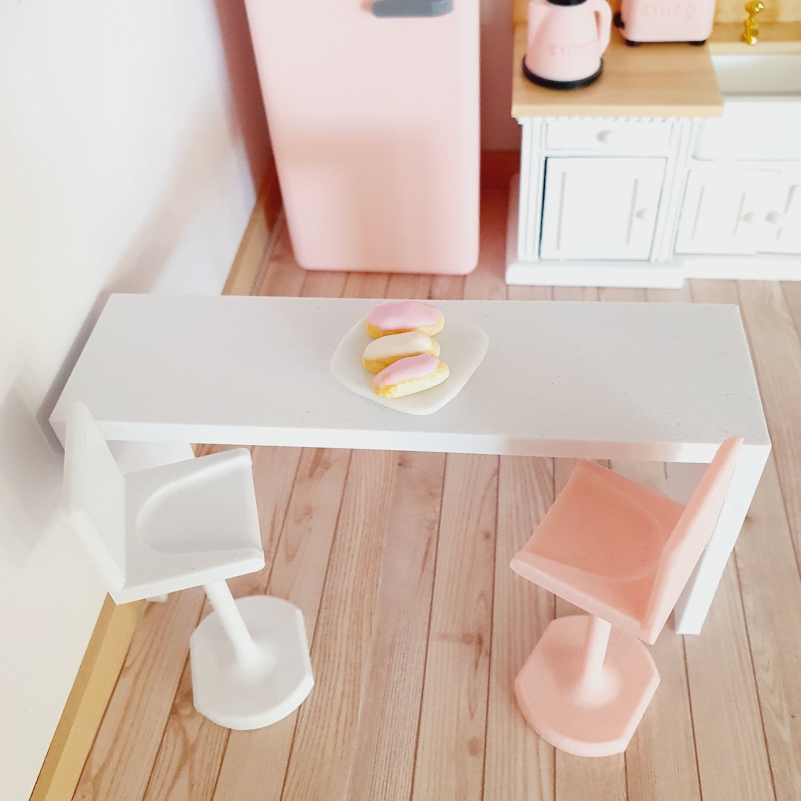 Dolls House Modern Bar Stool, Choice of Colours 1:12th Scale, Miniature Bar