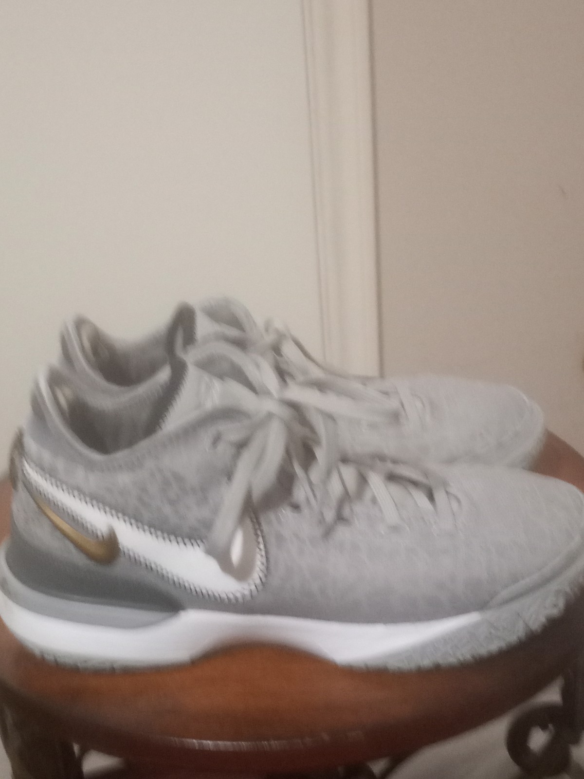 Men’s Size 8.5 – Nike Zoom LeBron James NXXT Gen Wolf Grey