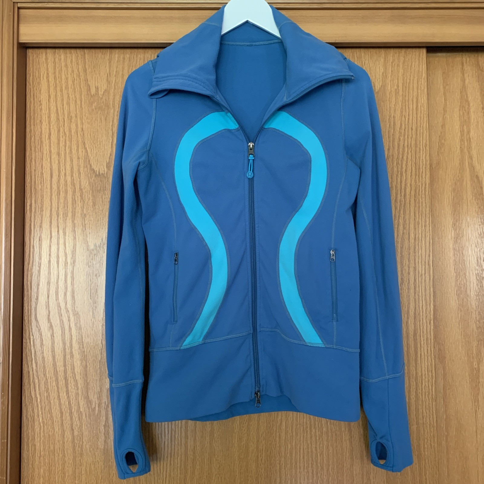 Lululemon Jacket Women Blue Teal Thumb Holes Hood Double Zipper Pockets Size 10?