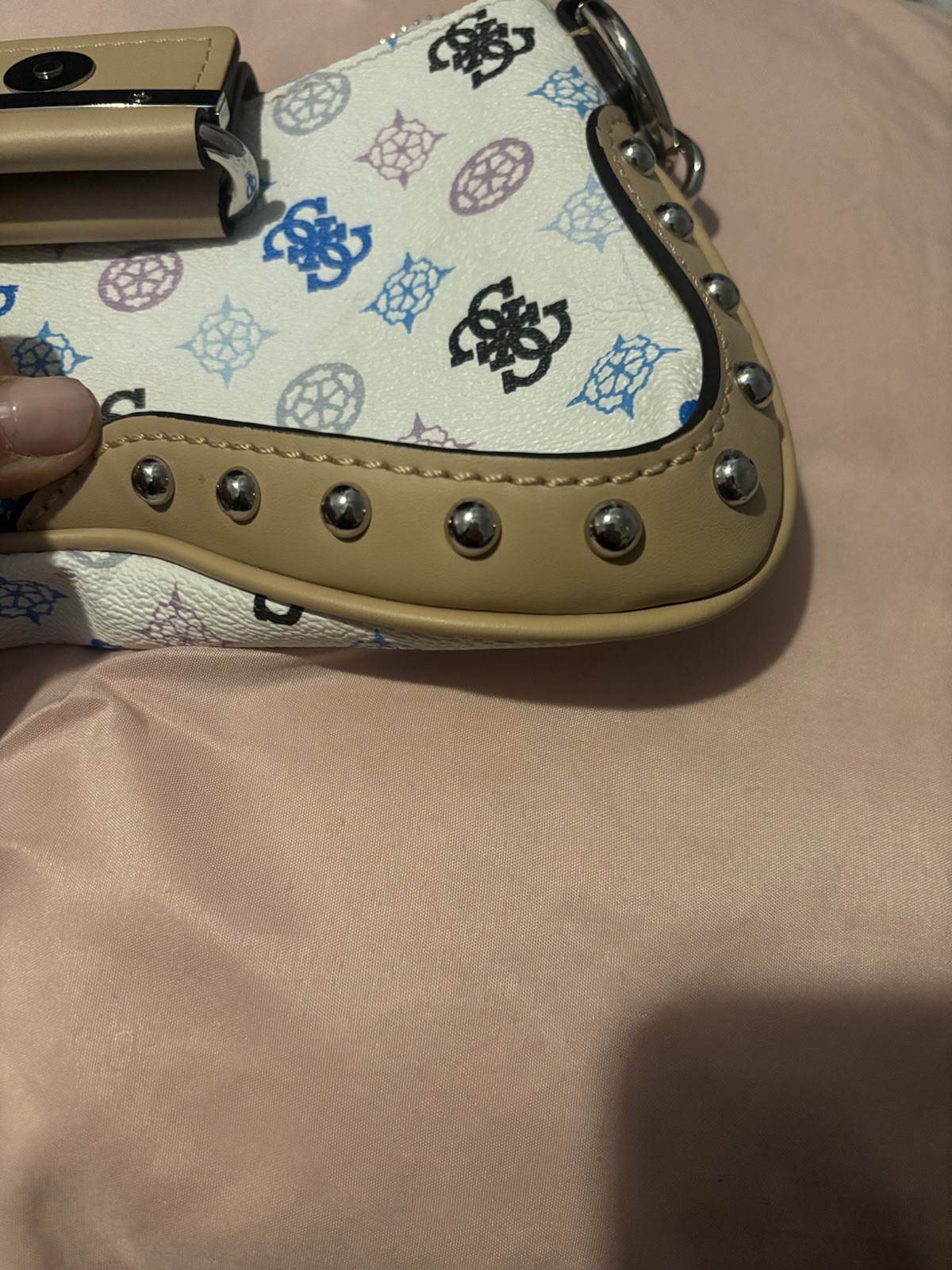 GUESS Logo Print Studded Crossbody Bag White/Beige Zip/Magnetic, Pockets