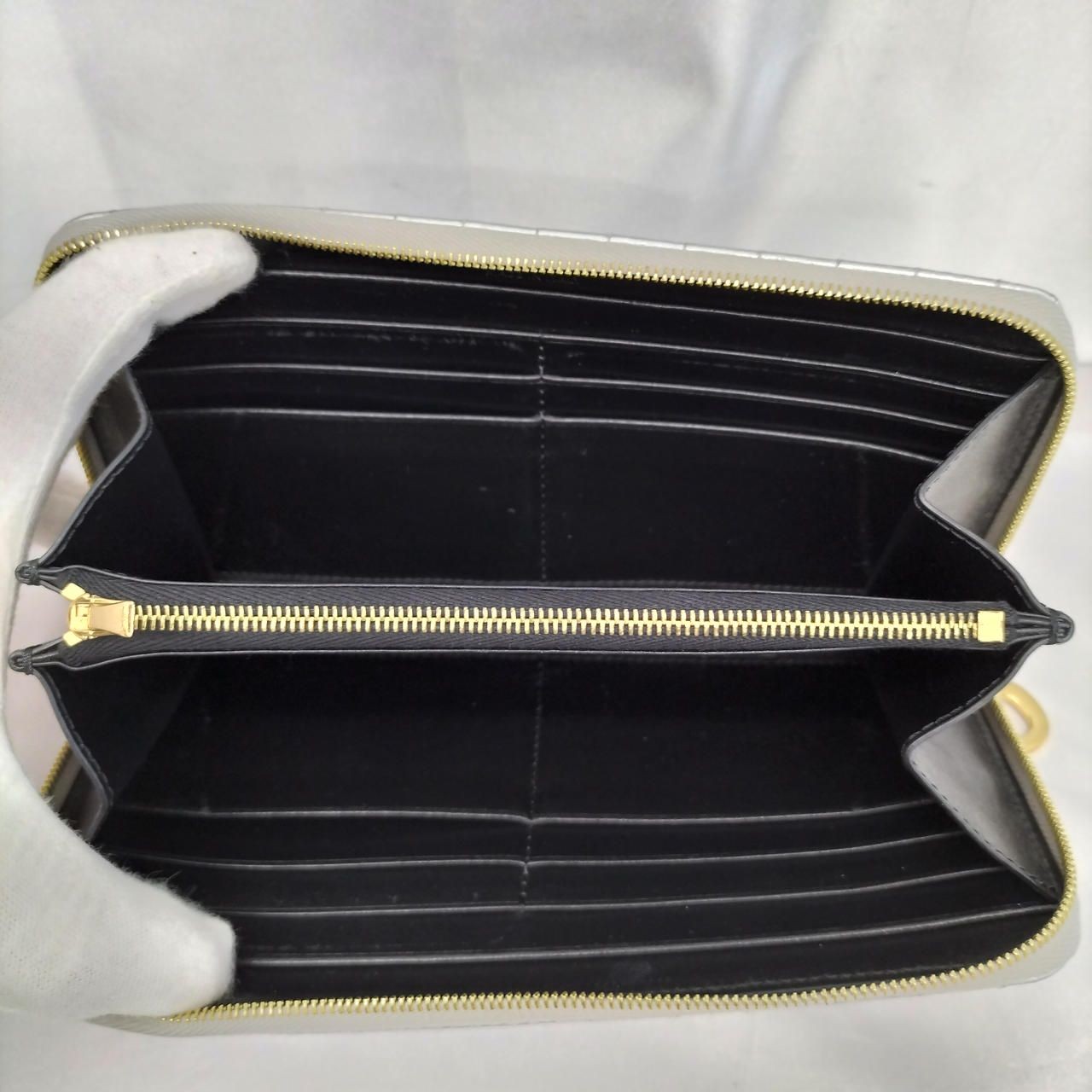 CELINE C Charm Wallet Used