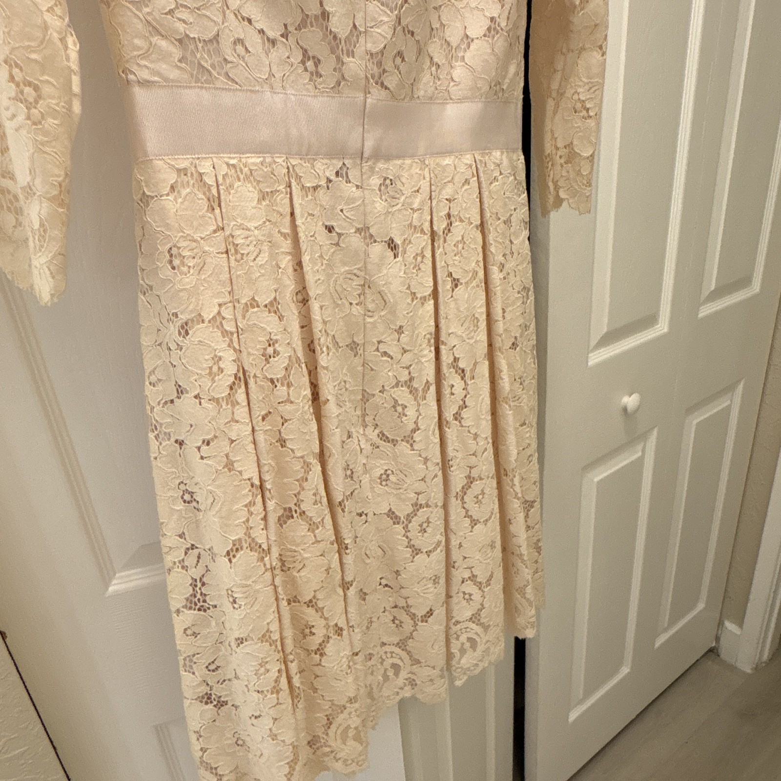 Ted Baker Ivory Floral Lace Fit & Flare Knee Dress 3 3/4 Sleeve Lined