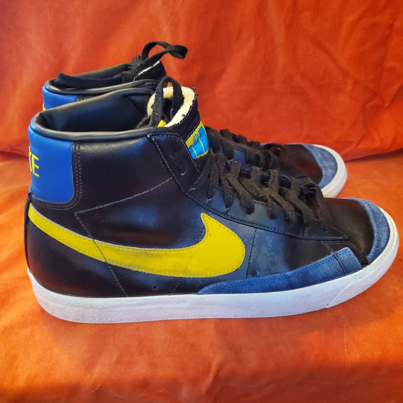 Nike Blazer ’77 Sb Mid Peace Love and Basketball Mens Size 12 Blue Yellow Used