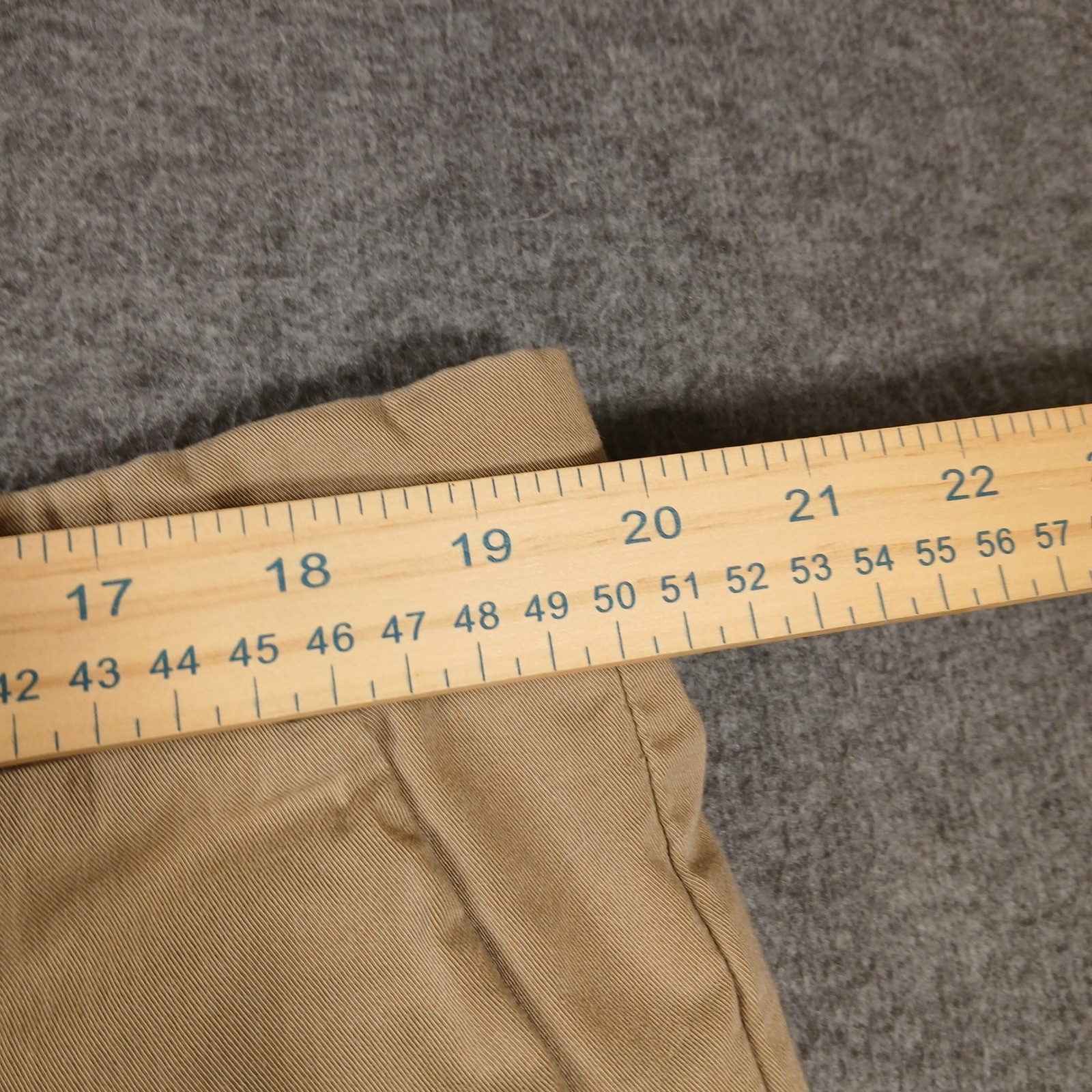 Goodfellow & Co Chino Shorts Mens 40 Khaki Tan 9″ Inseam Stretch Quick Dry