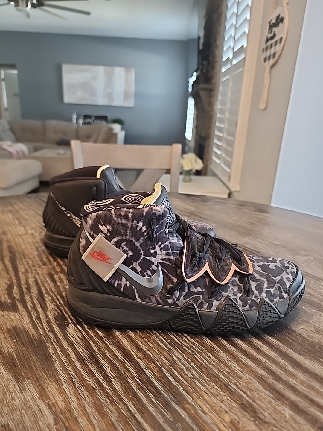 Size 5y – Nike Kyrbrid 2 What The Black Basketball Sneaker (CQ9323-001)