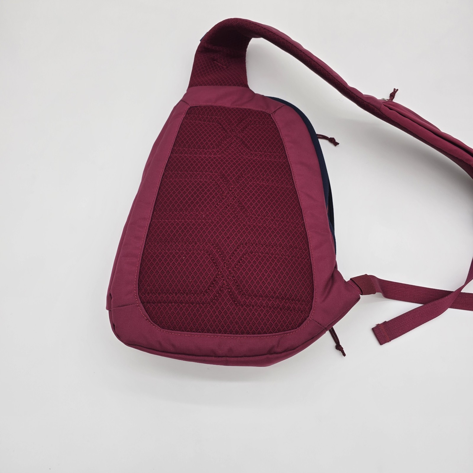 Patagonia Atom 8L Classic Burgandy/Navy Crossbody Sling Bag Backpack – Read
