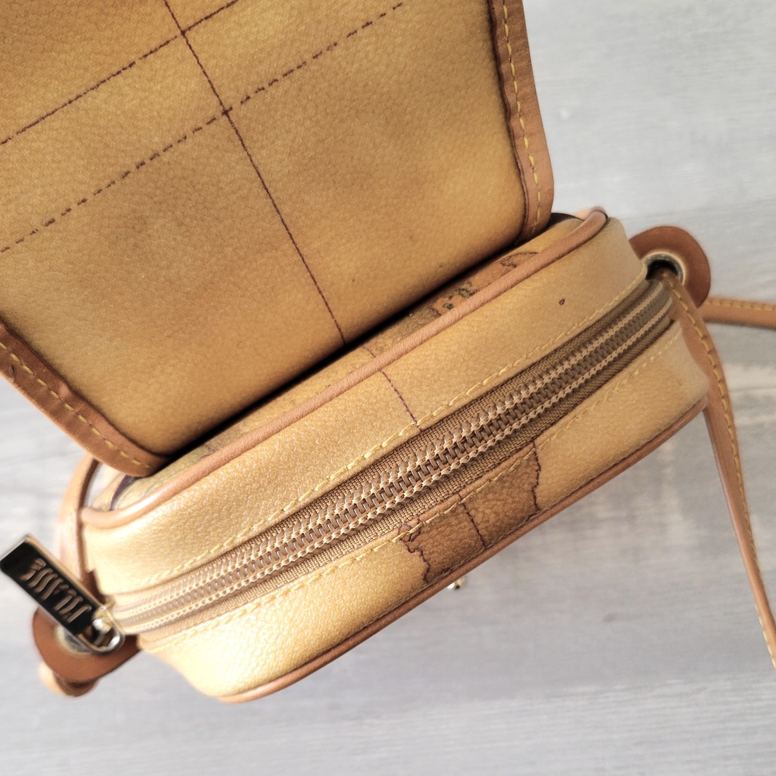 Vintage Classe Alviero Martini Geo Classic Mini Crossbody Belt Bag Map Print EUC