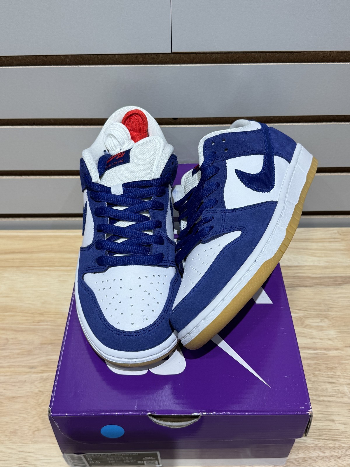 Size 8M/9.5W – Nike SB Dunk Low Los Angeles Dodgers Sz 8 DO9395-400