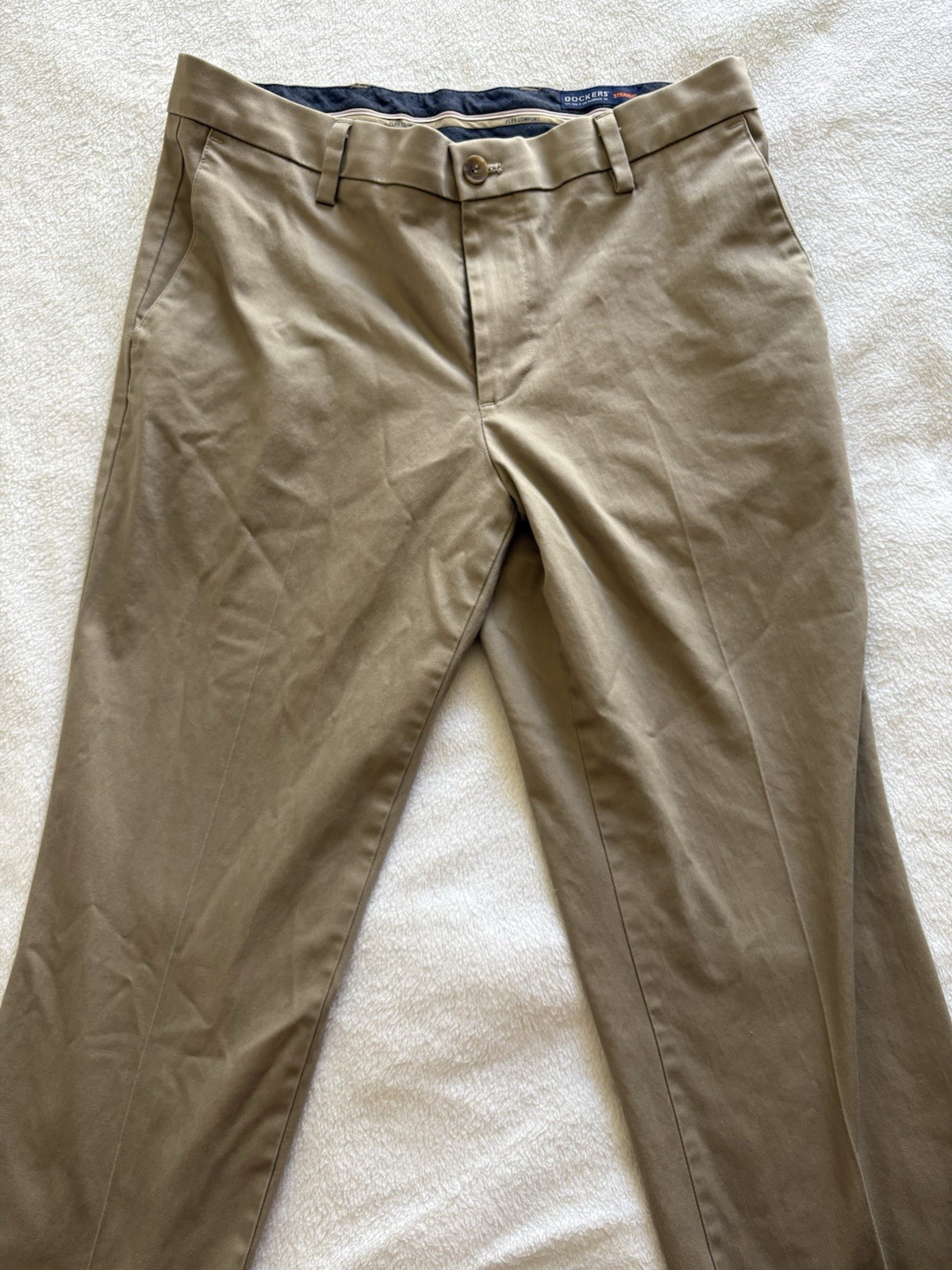 Men’s Beige DockERS Pants 32X30 Straight Fit Flexed Comfort