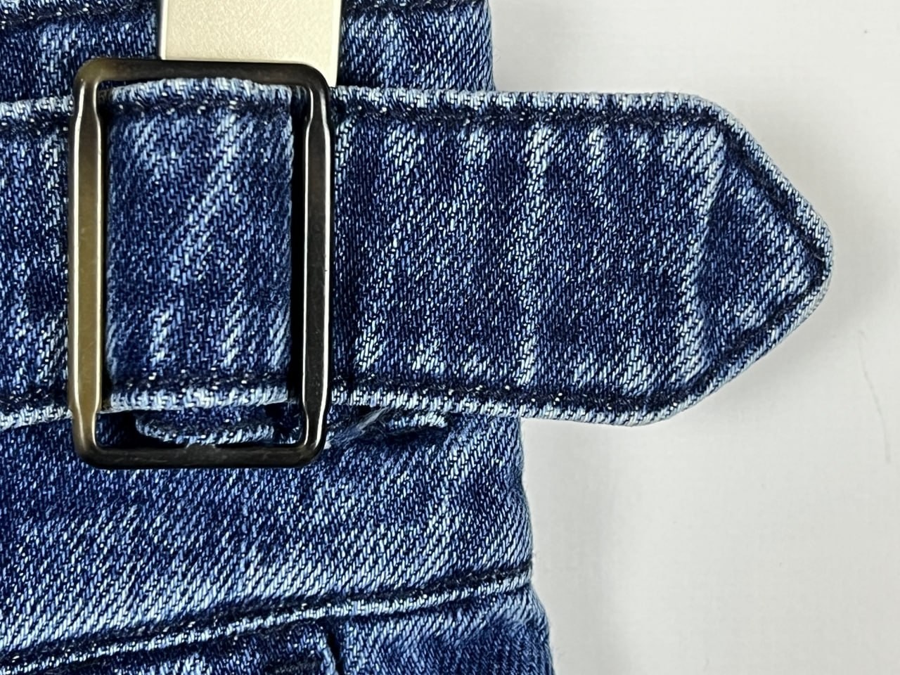 SEZANE Denim Blue High Waist Pleated Belted Regular Slim Fit Pants Size 34