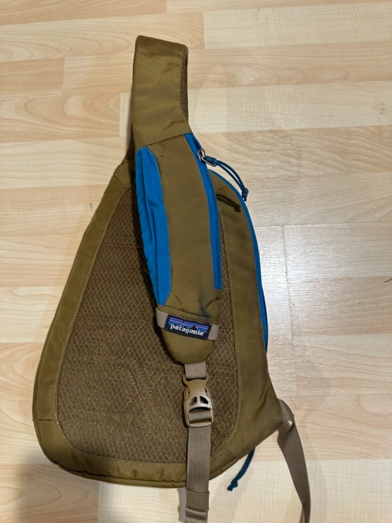 Patagonia Atom Sling 8L Crossbody Bag Blue Green Logo Hiking Adjustable