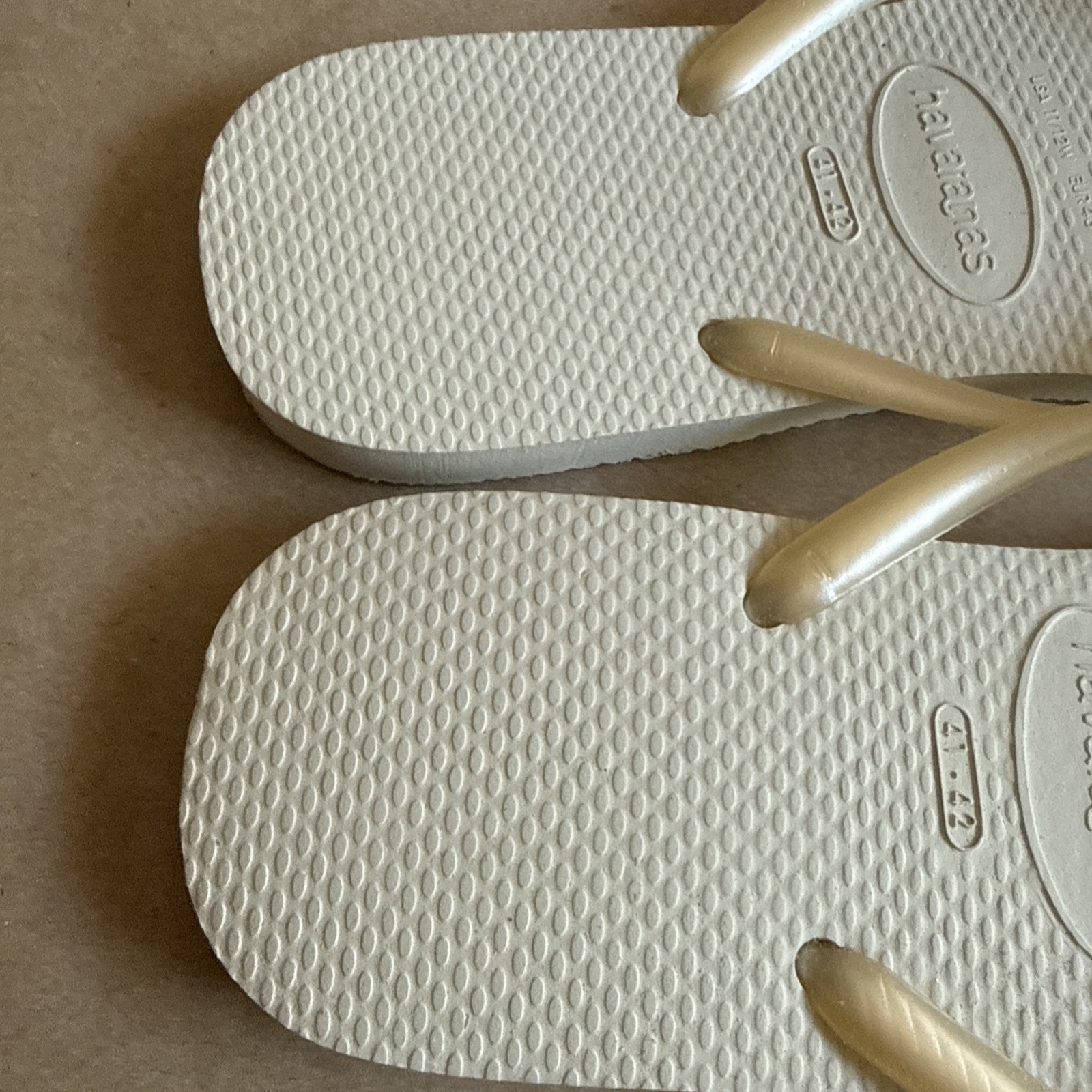 Havaianas Slim White Pearlized Straps 41/42 – New