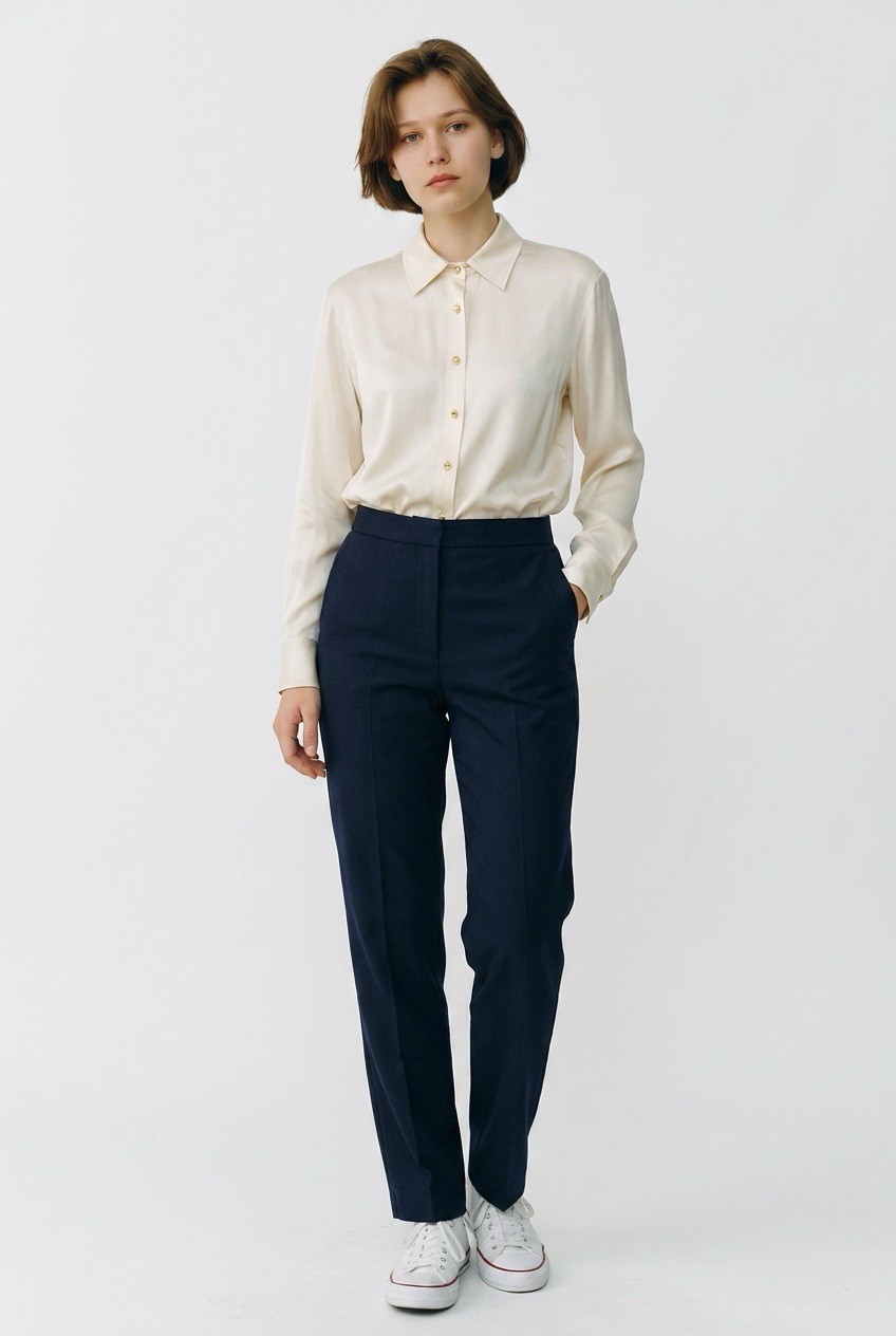 ST. JOHN Ecru Vanilla Logo Button Front Blouse Shirt Silk / Spandex Sz 10