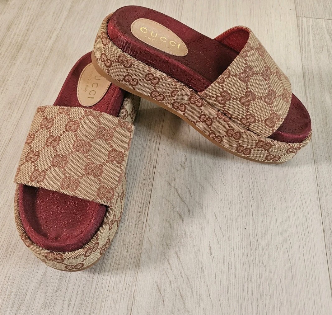 Gucci Angelina Burgundy GG Monogram Logo Platform Slide Sandal EU 37 US 7