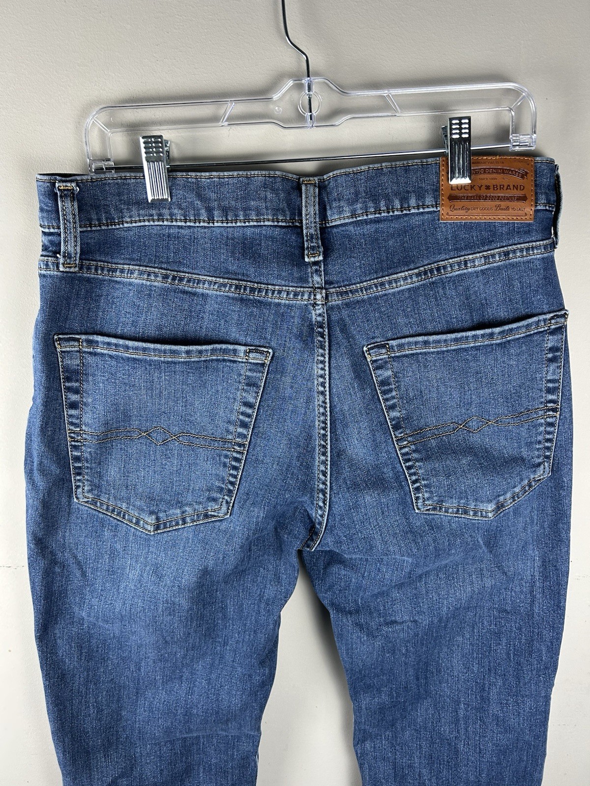 Lucky Brand 410 Athletic Slim Fit Men’s Jean , Size 32×30