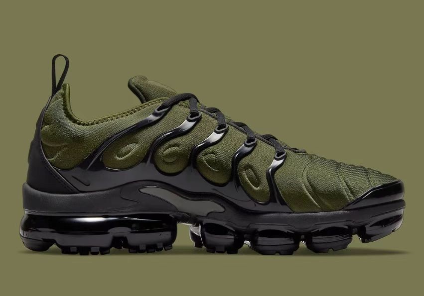 DS New Nike Air Vapormax Plus TN Olive-Green Men’s sizes -8-11 green