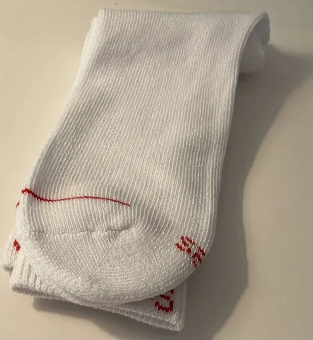 Pack of 4 Supreme Hanes White Crew Socks Unisex Size 6-12 Sealed Brand New Tags