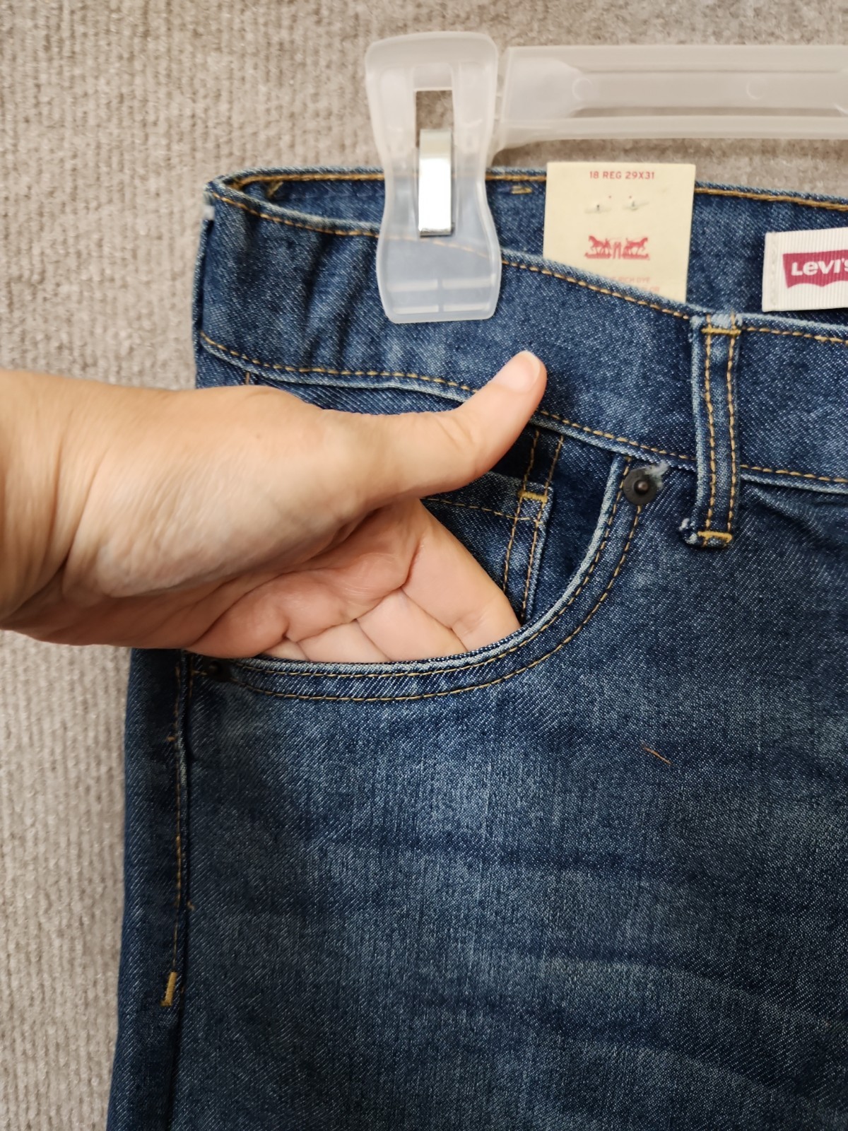 Levis 514 Straight Jeans Mens 18 29×31 Blue Medium Wash Adjust Waist NEW