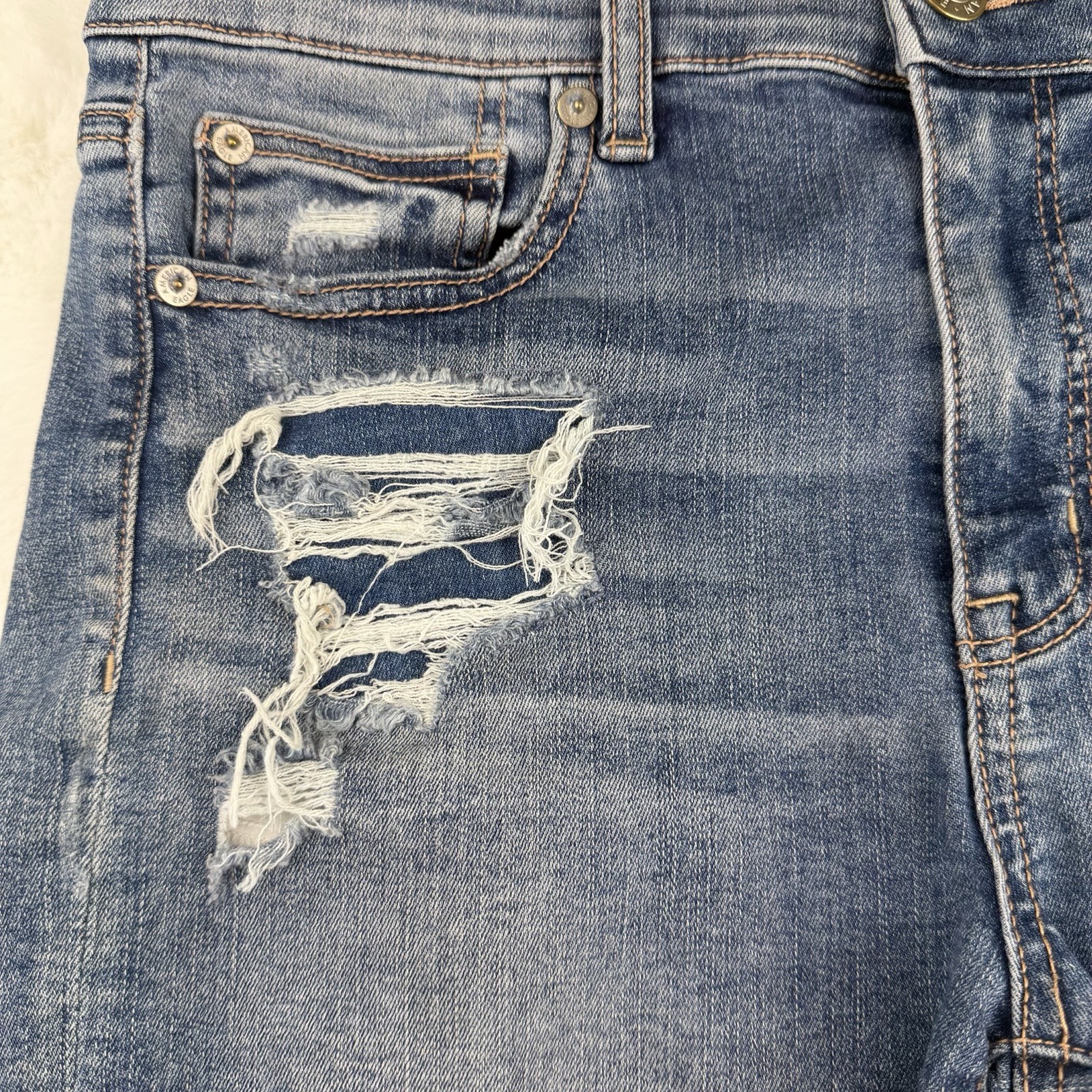 American Eagle High Rise Shortie Denim Jean Shorts Women’s Size 8 Distressed