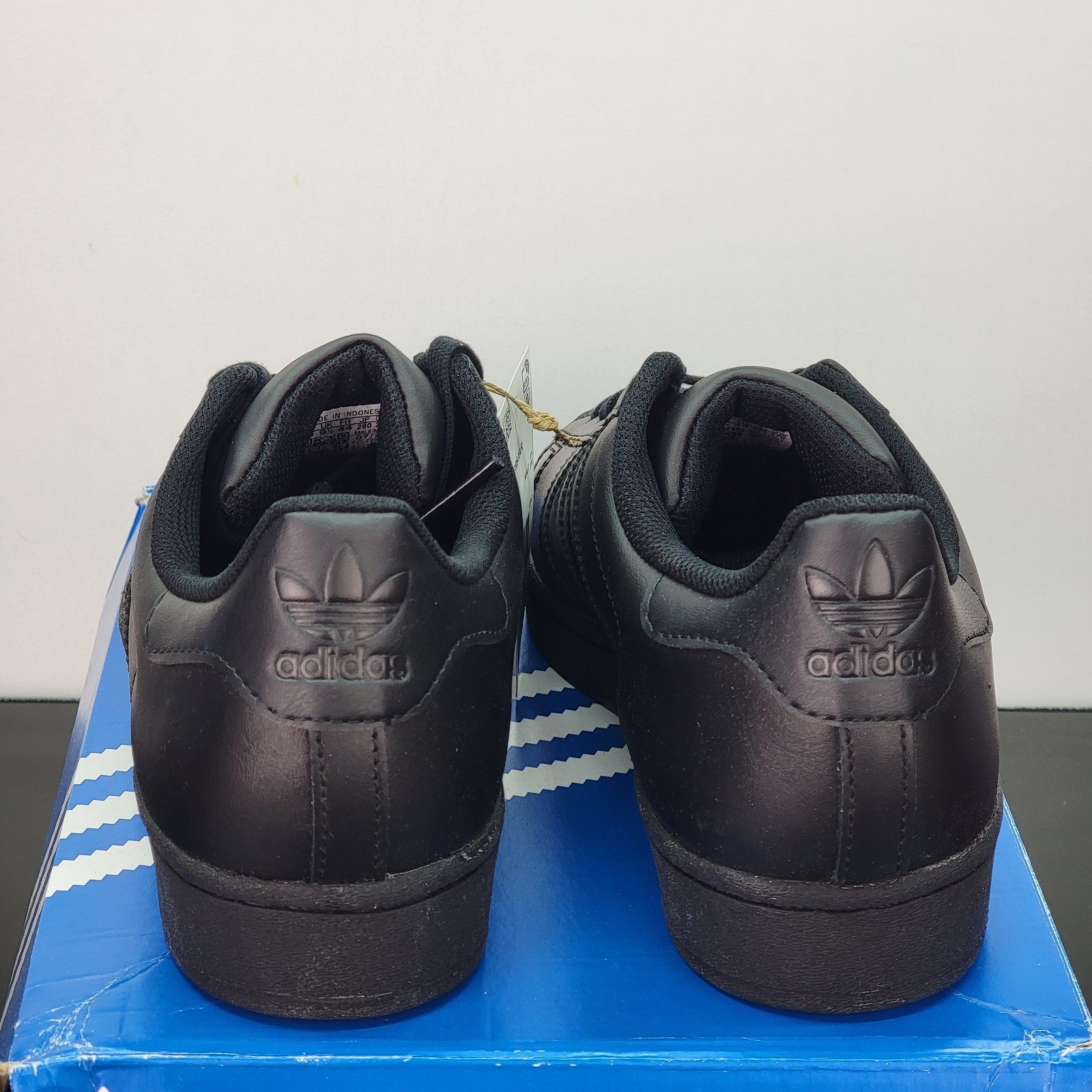 Adidas Superstar Men’s Size 10 Athletic Shoes Black Casual Footwear Sneakers
