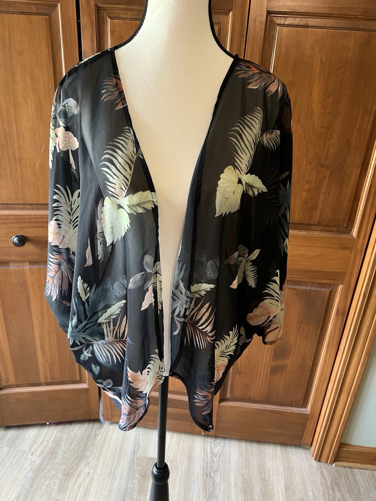 Women’s Chicgal Lot of 2 Floral Print Kimono Style Tops Sz L