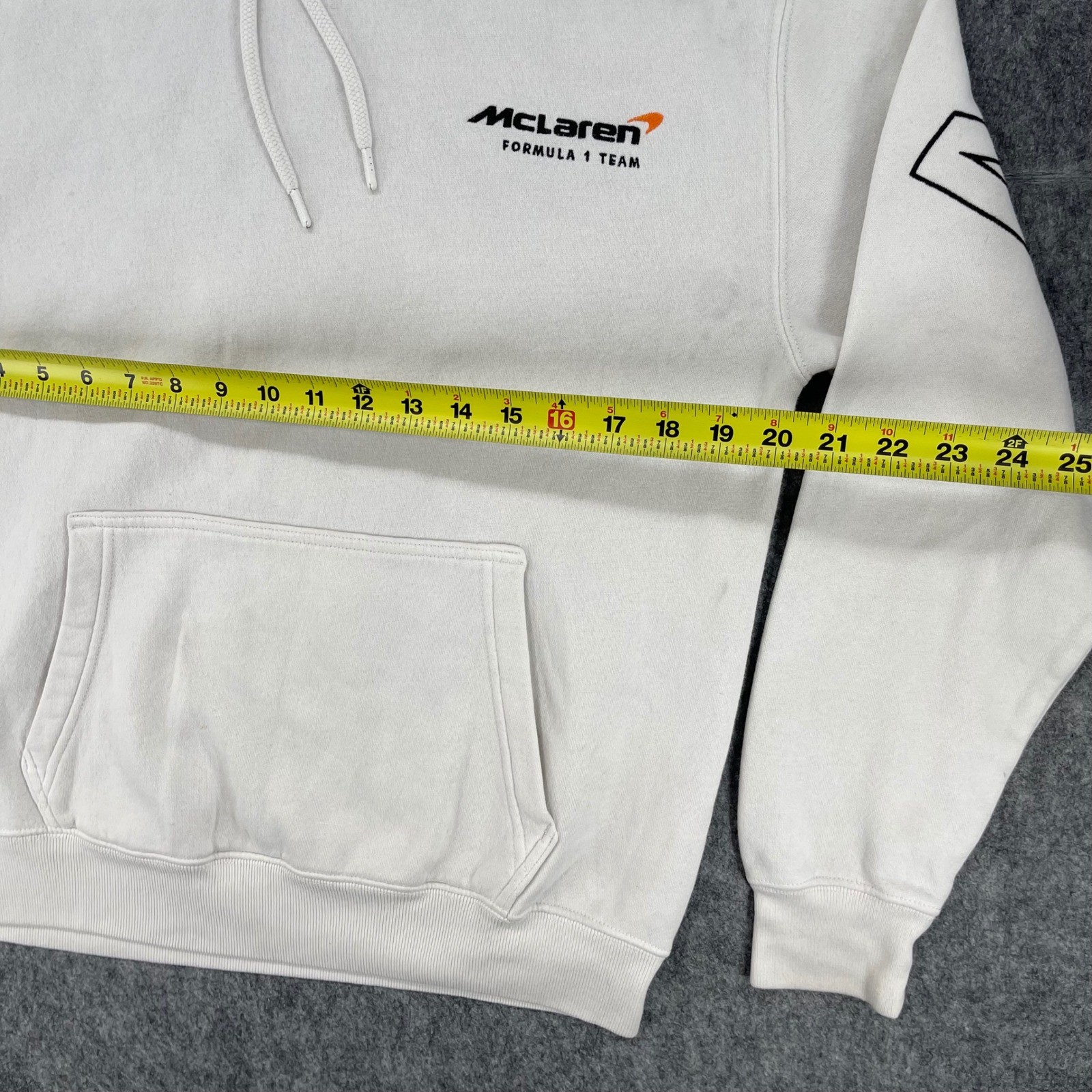 McLaren Formula 1 Team Hoodie Mens Small White Racing Sweatshirt F1 Logo