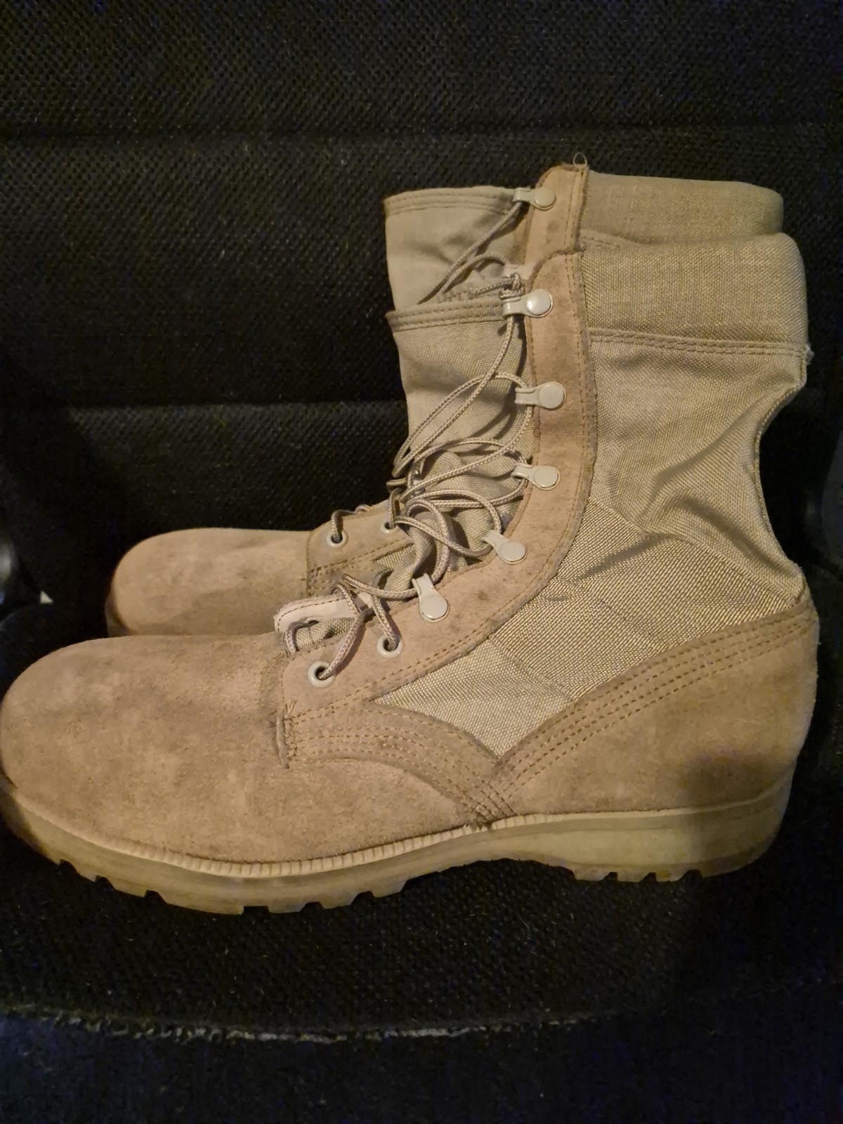 US Army Hot Weather Combat Boots Coyote Brown Vibram Sole Size 10