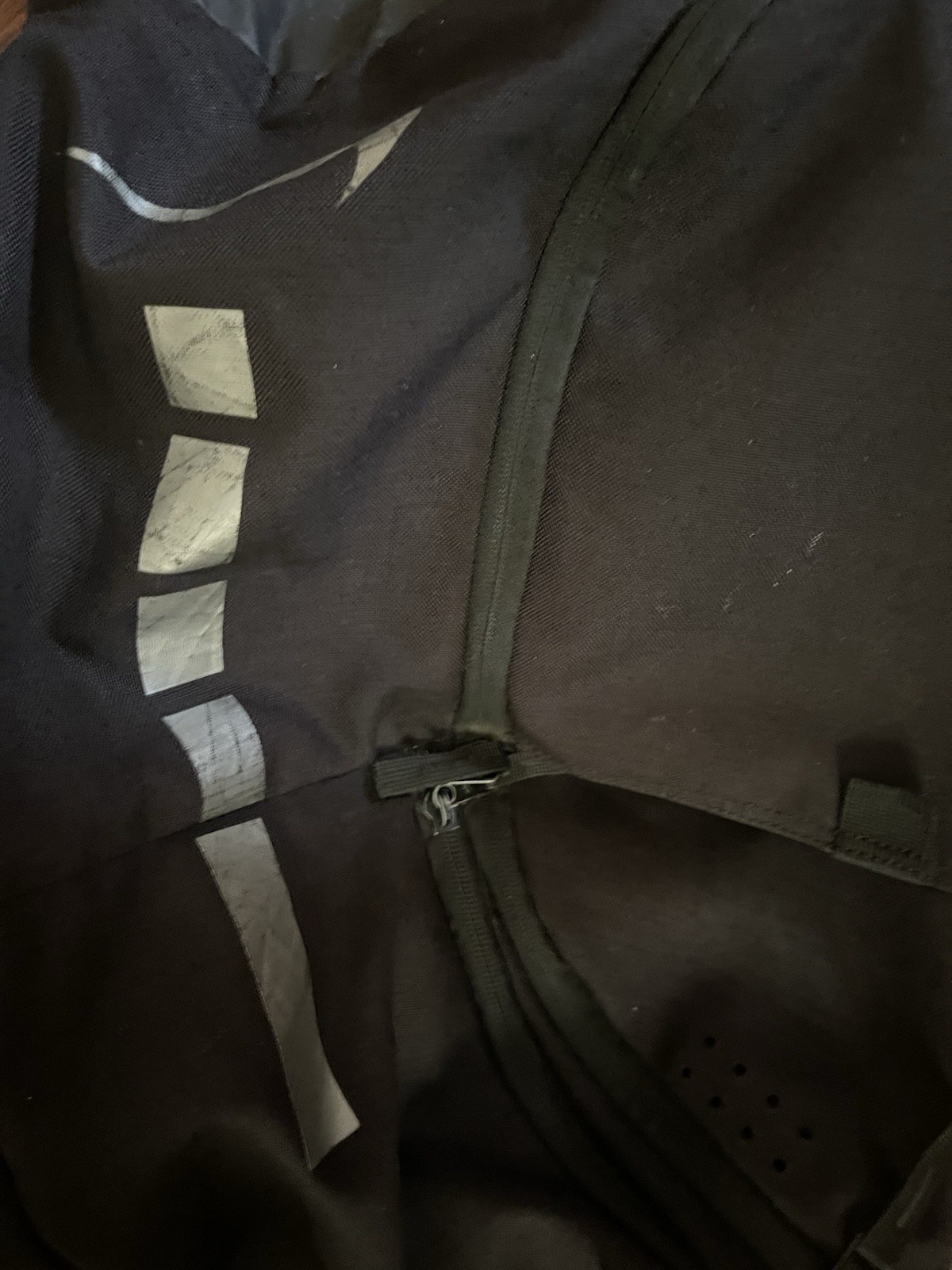 Nike Elite Black Men’s Large Backpack Zip Closure Adjustable Strap Travel