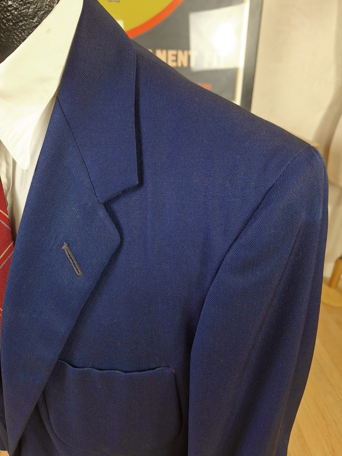 VTG Classic 1950s Rayon Gab Dark Blue 2 PC Suit. 40-41 NICE