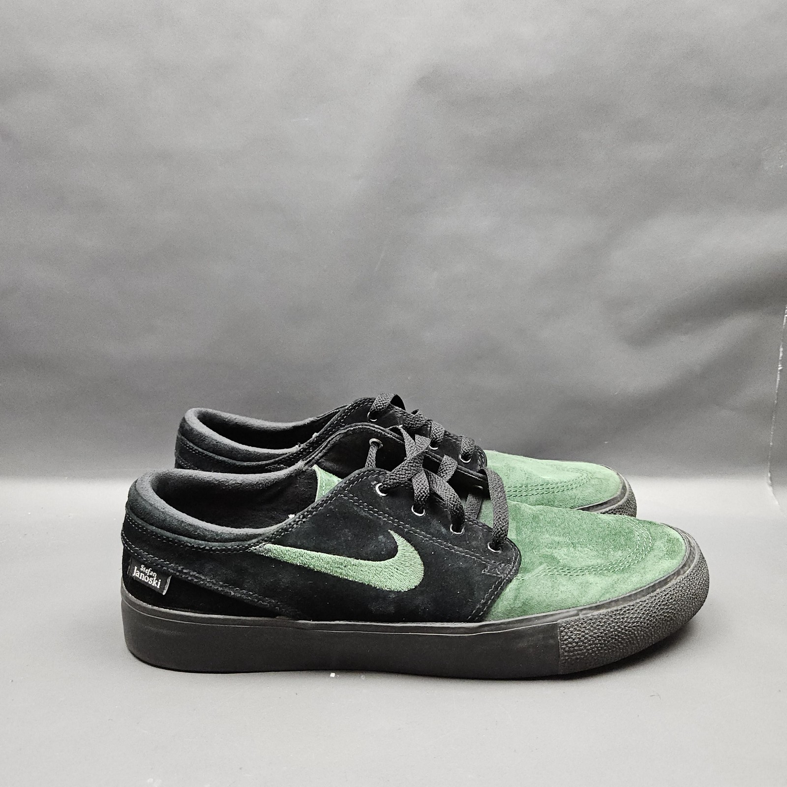 Nike SB Stefan Janoski Shoes Mens Size 10 Black Green Suede Skateboard Sneakers