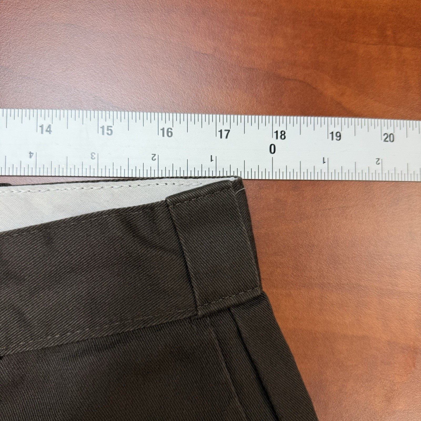 Dickies Shorts Mens 36 Brown Cell Phone Pocket Loose Fit Logo Cotton Workwear