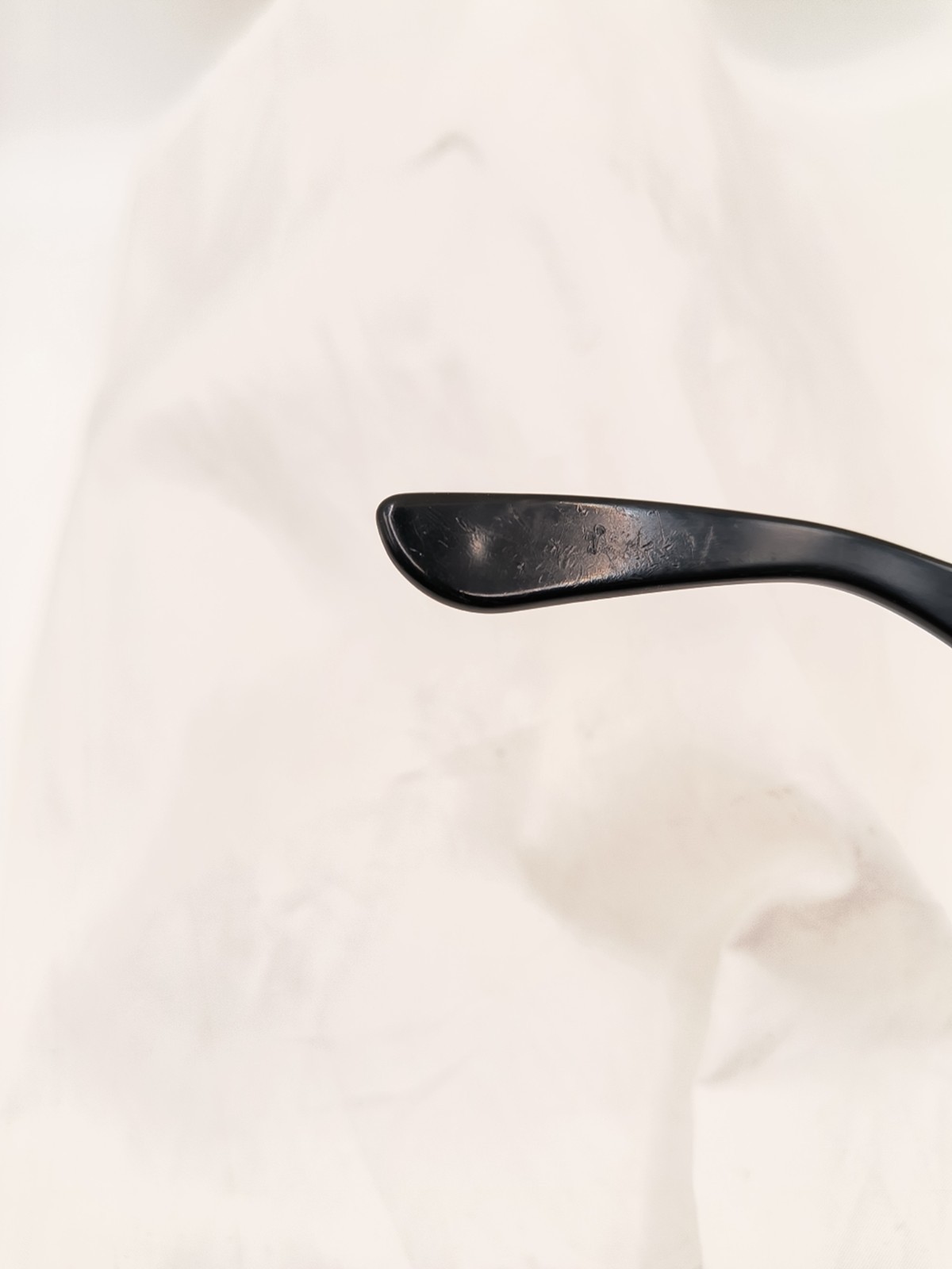 These are vintage B&L Ray-Ban L1723 Wayfarer sunglasses