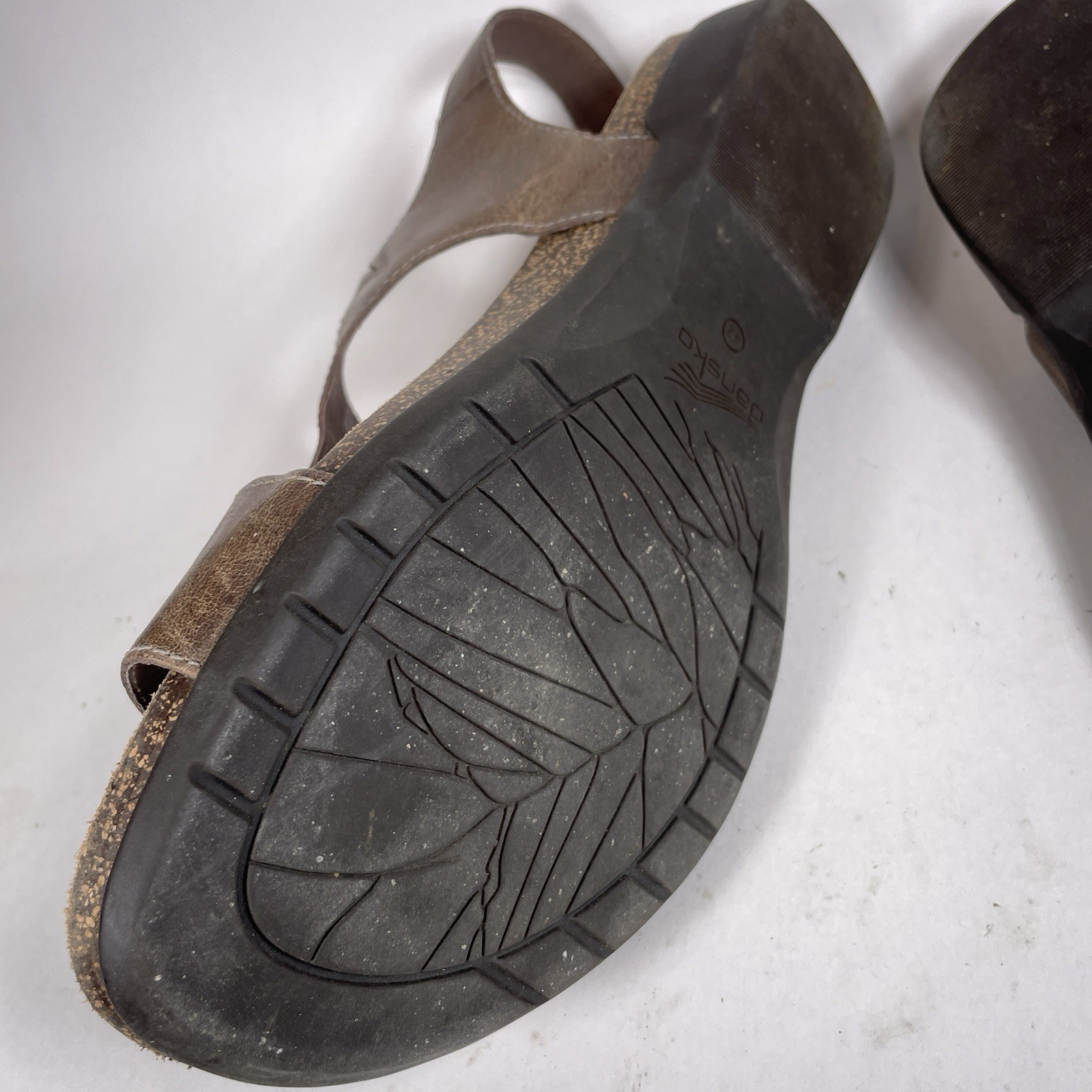 Size 42 – Dansko Reece Stone Women’s Loop Sandal Thong Toe Strap Brown