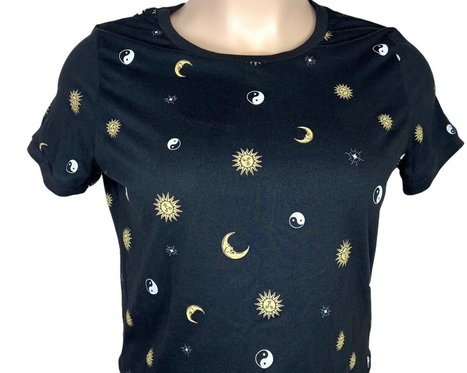 Sun Moon Yin Yang Celestial Print T-Shirt Black Tee Short Sleeve Juniors Sz XS 1