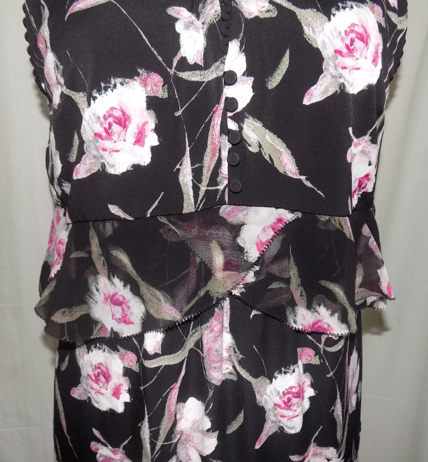 White House Black Market Floral Split-Neck Ruffle Accent Sleeveless Top L NWT