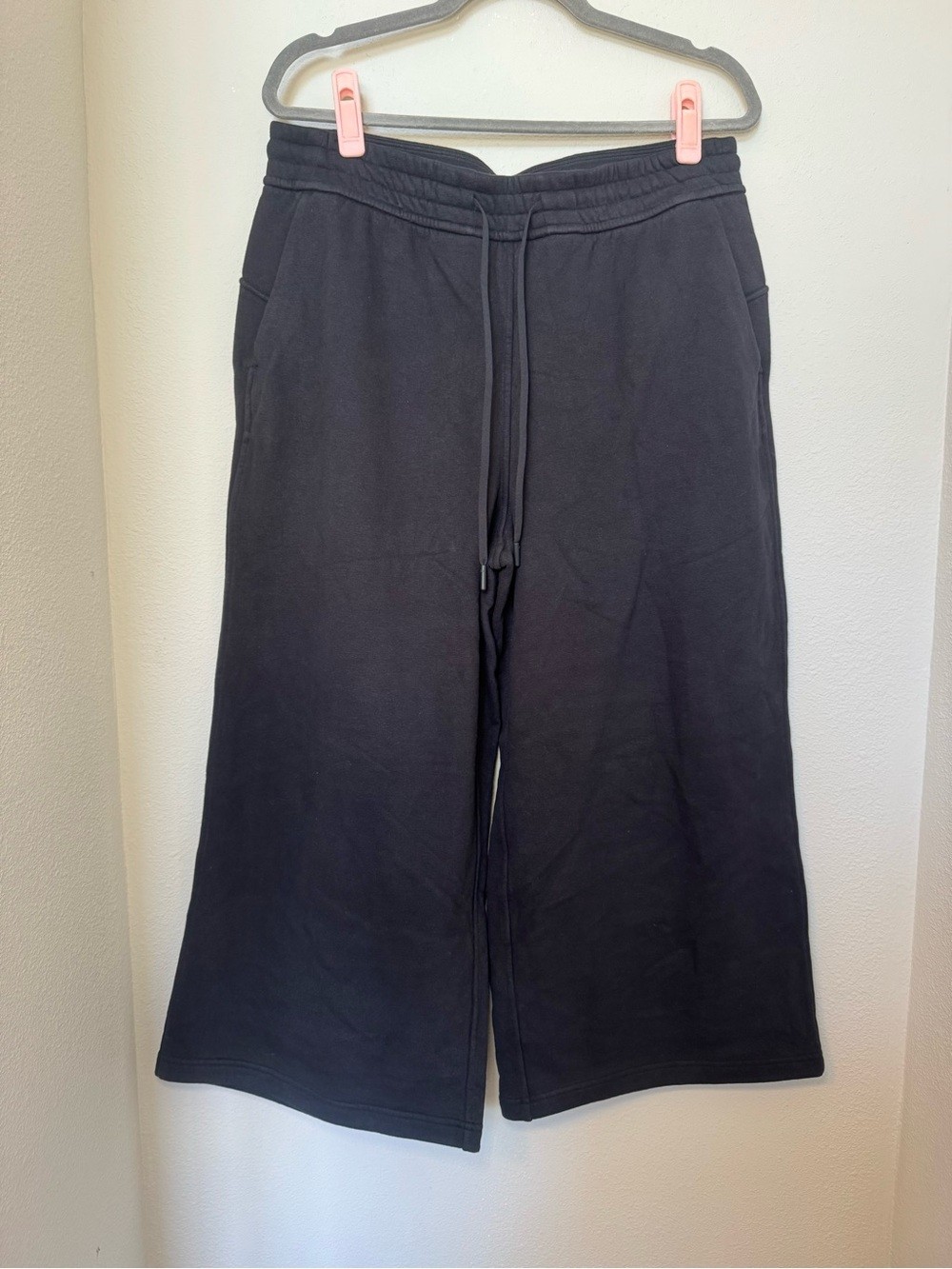 Lululemon Loungeful High-Rise Wide Leg Crop in Black