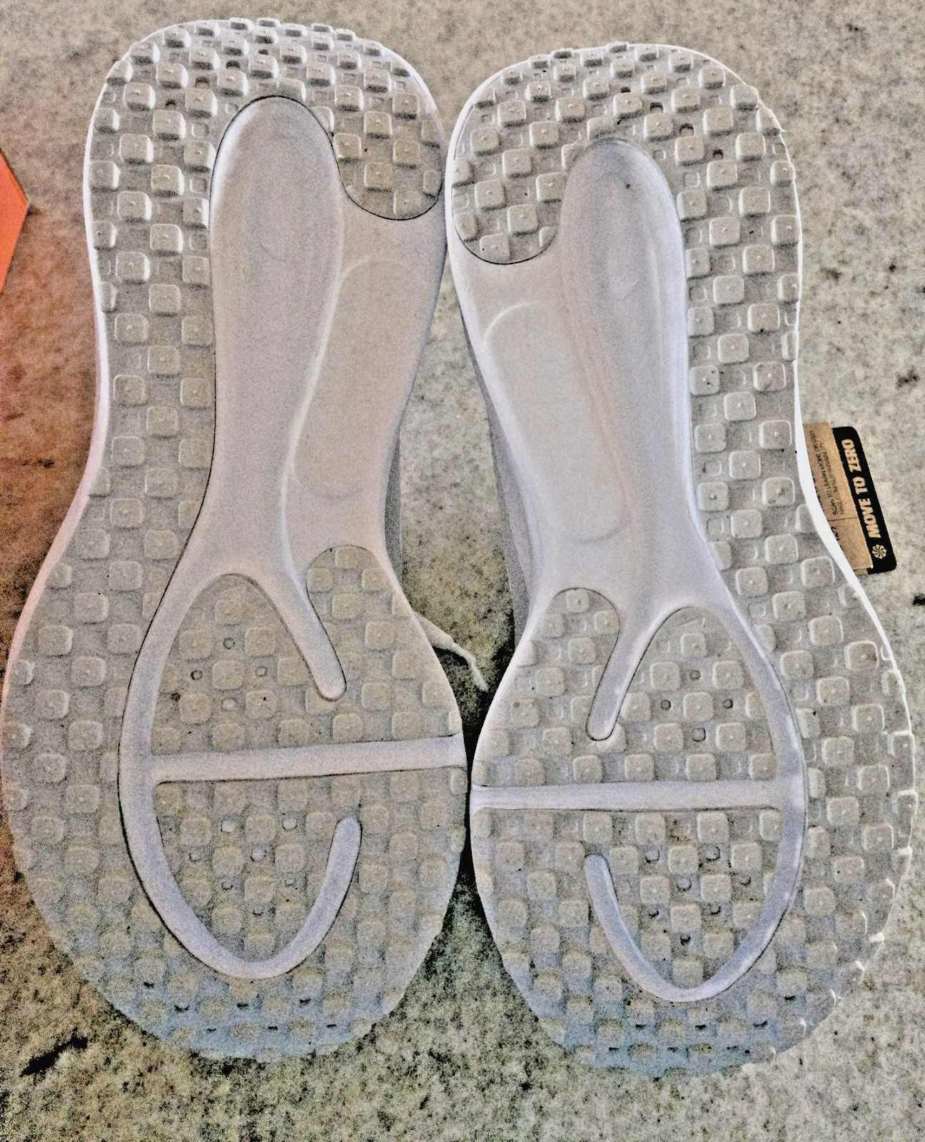 NIB Women Nike Revolution 8 White Athletic Running Sneakers Shoes Size 6.5
