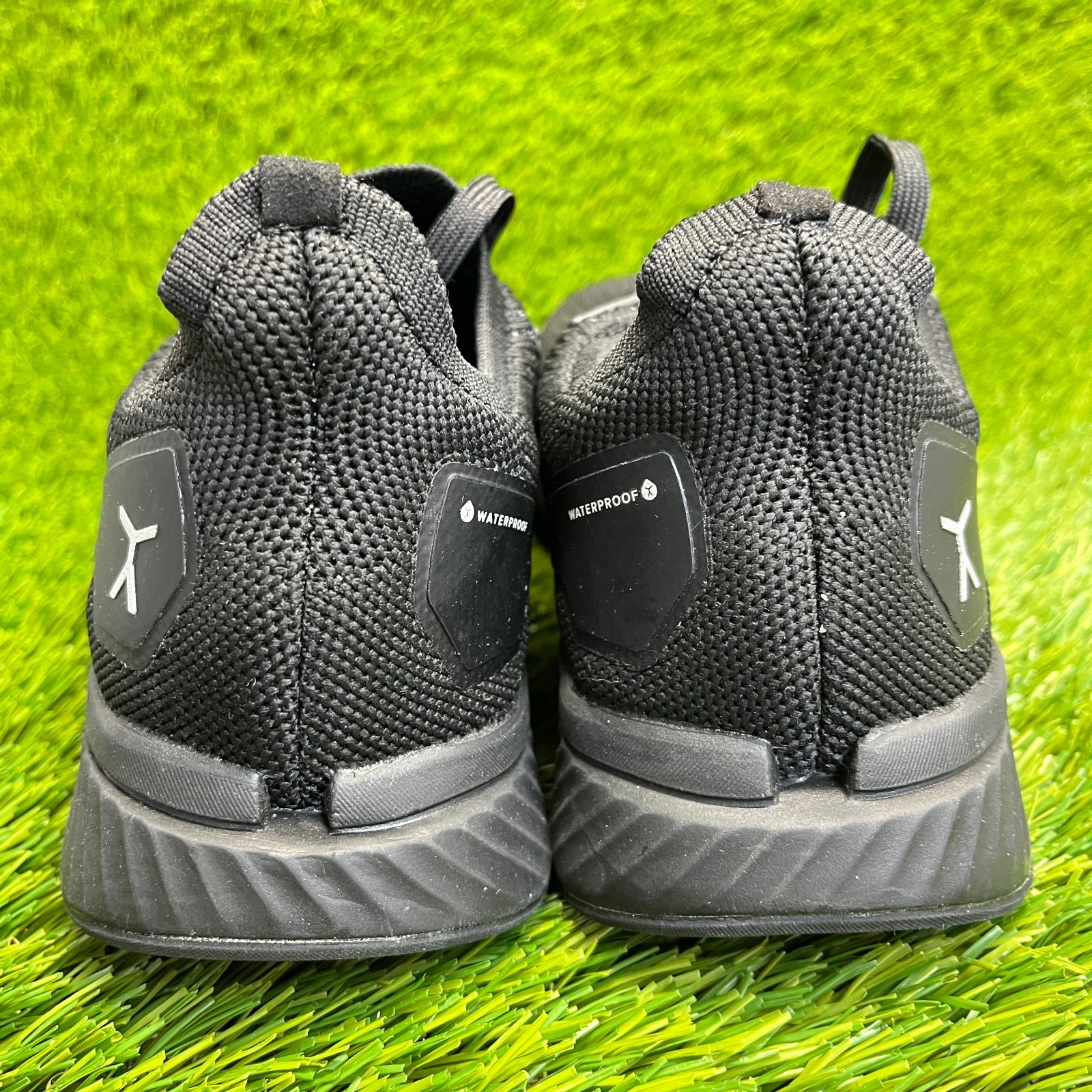 Flux Footwear Adapt Waterproof Runner Stealth Black Womens Size 8 Athletic Shoes