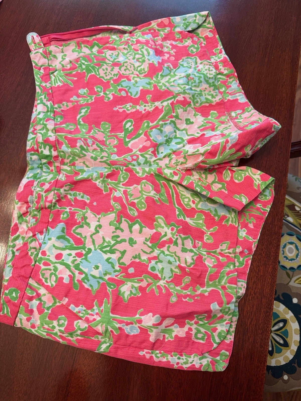Lilly Pulitzer Women’s Shorts Coral Floral Size 8 Cotton Blend Casual Summer