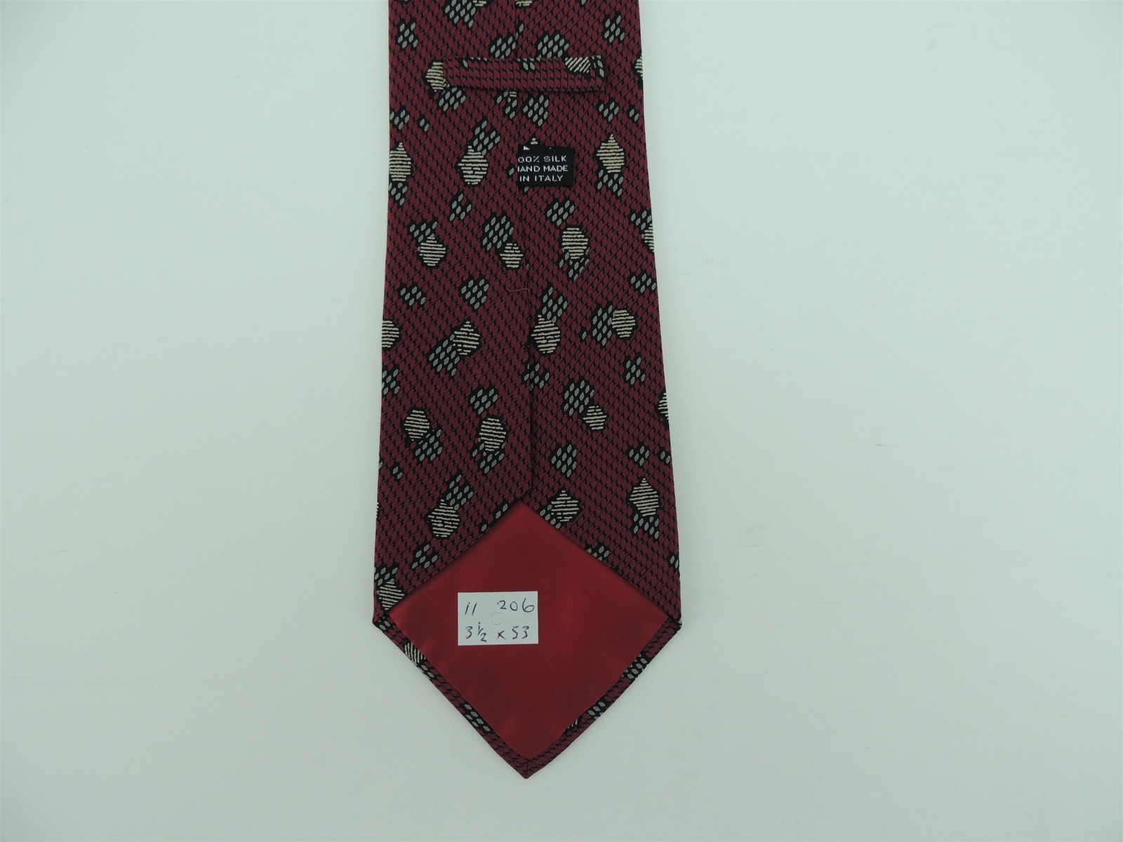 David Lawrence Men’s 100% Silk Geometric Neck Tie Red Multi 3 1/2″ x 53″