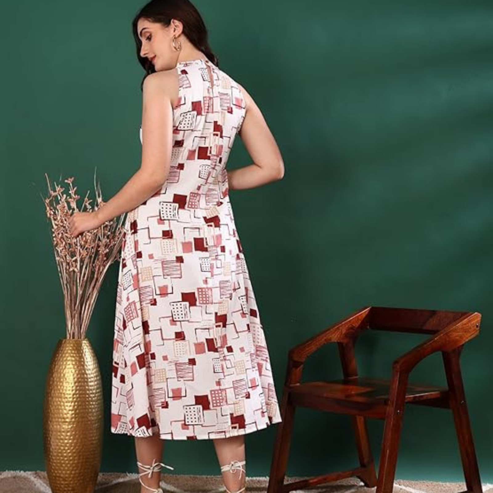 women gown sleevless